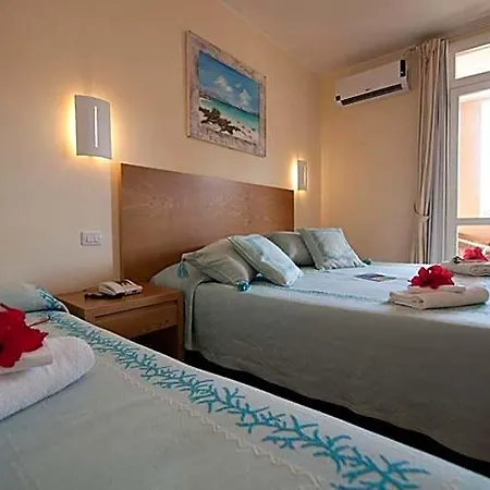 Club Esse Roccaruja 4* Stintino